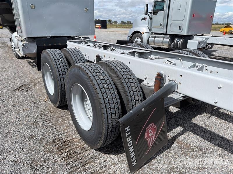 Kenworth T660 6x4 Sleeper Camion Chasis Cabina / Cab and Ch Кабіни