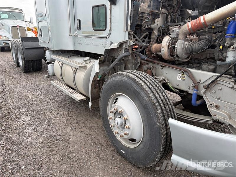 Kenworth T660 6x4 Sleeper Camion Chasis Cabina / Cab and Ch Kabine i unutrašnjost