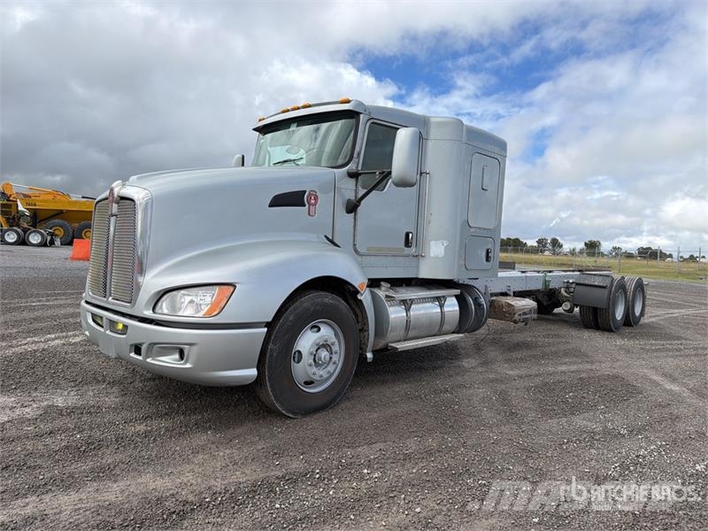 Kenworth T660 6x4 Sleeper Camion Chasis Cabina / Cab and Ch Cabines