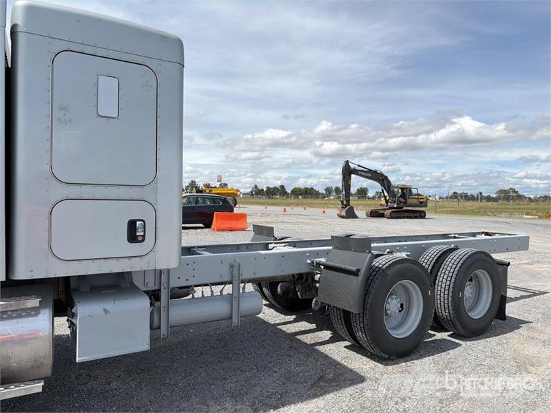 Kenworth T660 6x4 Sleeper Camion Chasis Cabina / Cab and Ch Кабіни