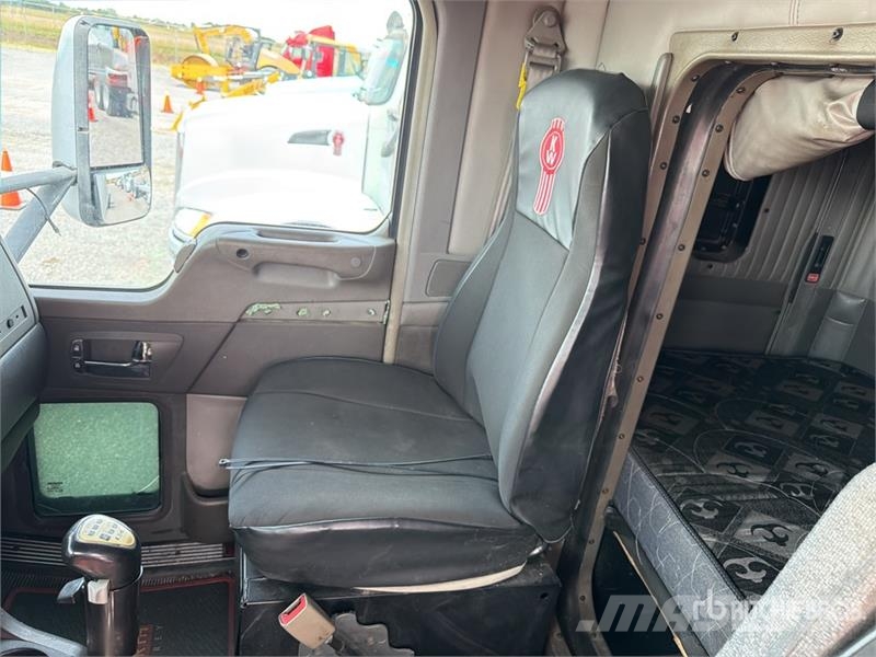 Kenworth T660 6x4 Sleeper Camion Chasis Cabina / Cab and Ch Cabines