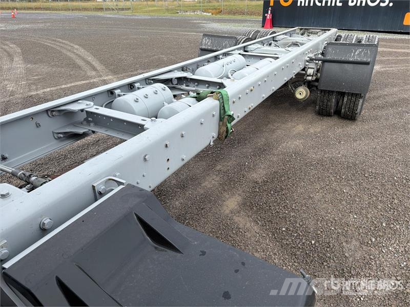 Kenworth T660 6x4 Sleeper Camion Chasis Cabina / Cab and Ch Kabine i unutrašnjost