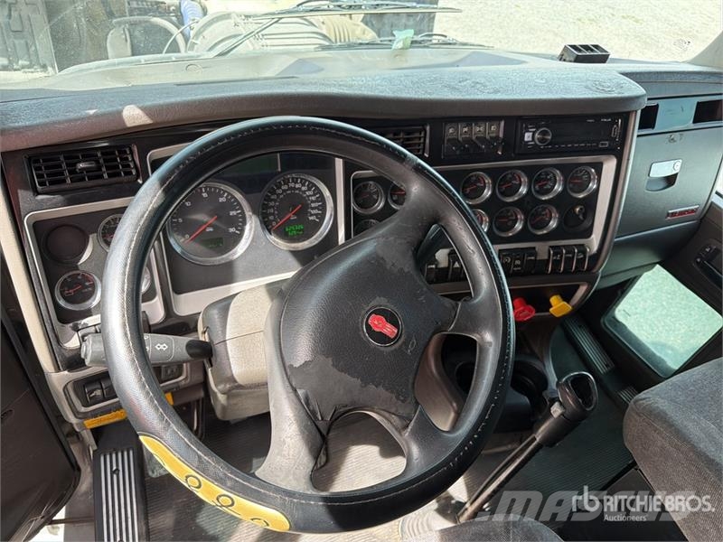 Kenworth T660 6x4 Sleeper Camion Chasis Cabina / Cab and Ch Кабіни