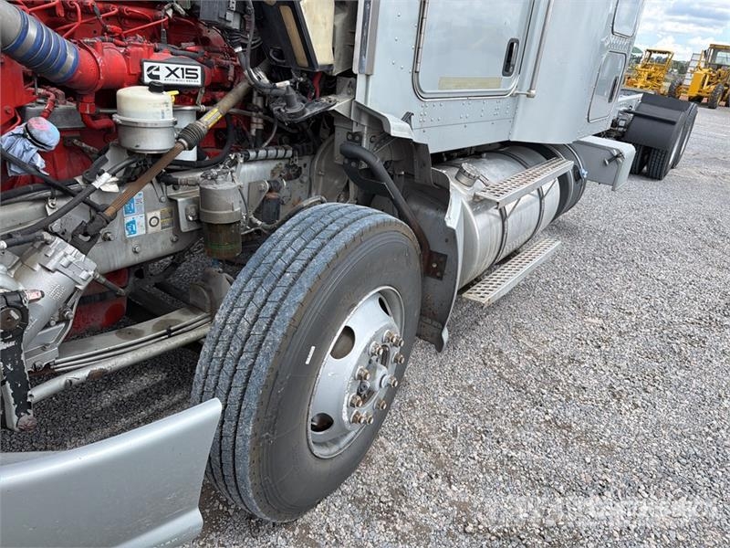 Kenworth T660 6x4 Sleeper Camion Chasis Cabina / Cab and Ch Cabines