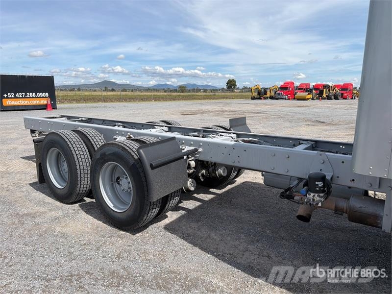 Kenworth T660 6x4 Sleeper Camion Chasis Cabina / Cab and Ch Кабіни