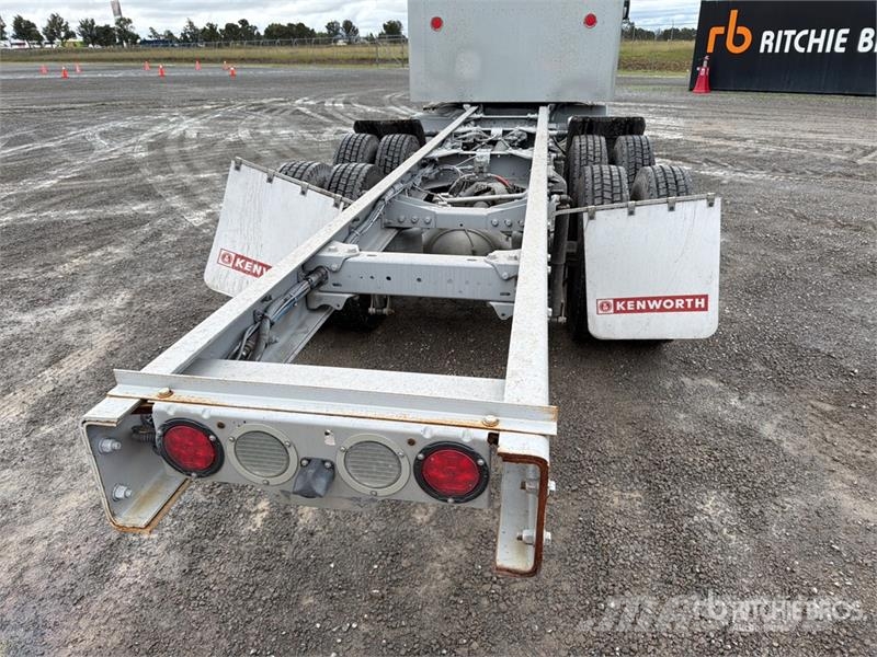 Kenworth T660 6x4 Sleeper Camion Chasis Cabina / Cab and Ch Kabine i unutrašnjost