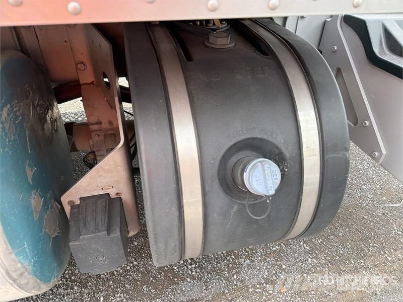 Kenworth T660 6x4 Sleeper Camion Chasis Cabina / Cab and Ch Кабины