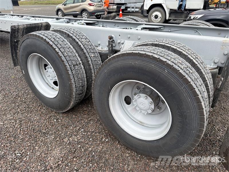 Kenworth T660 6x4 Sleeper Camion Chasis Cabina / Cab and Ch Kabine i unutrašnjost