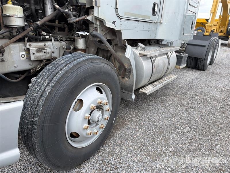 Kenworth T660 6x4 Sleeper Camion Chasis Cabina / Cab and Ch Kabinen