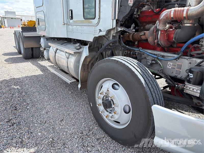 Kenworth T660 6x4 Sleeper Camion Chasis Cabina / Cab and Ch Кабіни