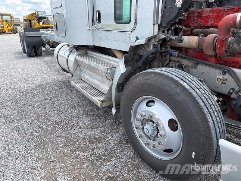 Kenworth T660 6x4 Sleeper Camion Chasis Cabina / Cab and Ch Cabines