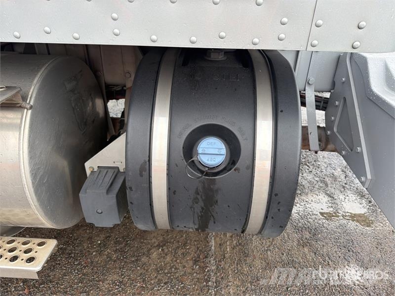 Kenworth T660 6x4 Sleeper Camion Chasis Cabina / Cab and Ch Кабини