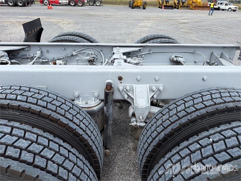Kenworth T660 6x4 Sleeper Camion Chasis Cabina / Cab and Ch Cabines