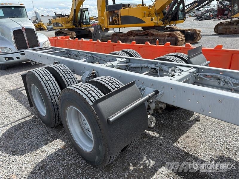 Kenworth T660 6x4 Sleeper Camion Chasis Cabina / Cab and Ch Кабіни