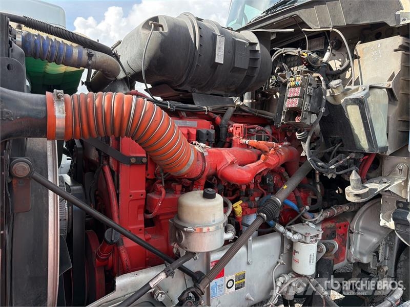 Kenworth T660 6x4 Sleeper Camion Chasis Cabina / Cab and Ch Cabine en interieur