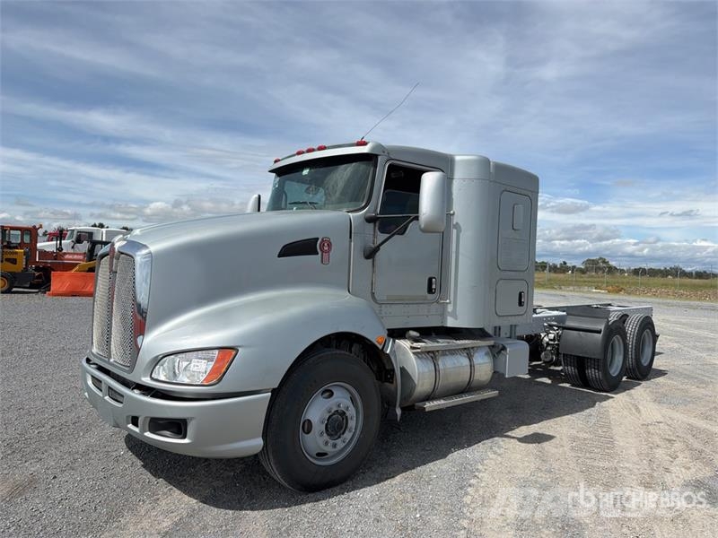 Kenworth T660 6x4 Sleeper Camion Chasis Cabina / Cab and Ch Кабіни