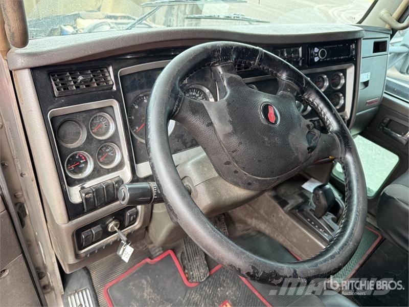 Kenworth T660 6x4 Sleeper Camion Chasis Cabina / Cab and Ch Kabine i unutrašnjost