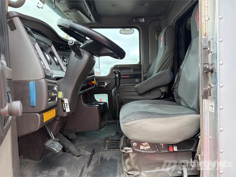 Kenworth T660 6x4 Sleeper Camion Chasis Cabina / Cab and Ch Kabine i unutrašnjost