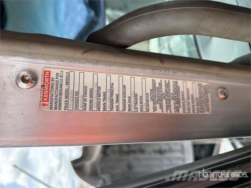 Kenworth T660 6x4 Sleeper Camion Chasis Cabina / Cab and Ch Cabines
