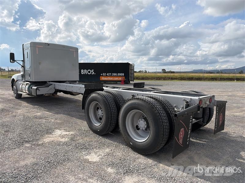 Kenworth T660 6x4 Sleeper Camion Chasis Cabina / Cab and Ch Кабины