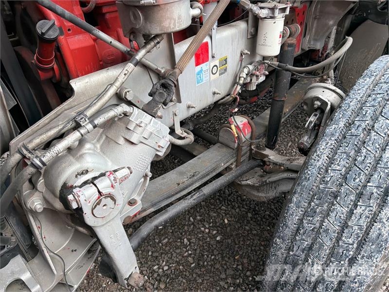 Kenworth T660 6x4 Sleeper Camion Chasis Cabina / Cab and Ch Cabines