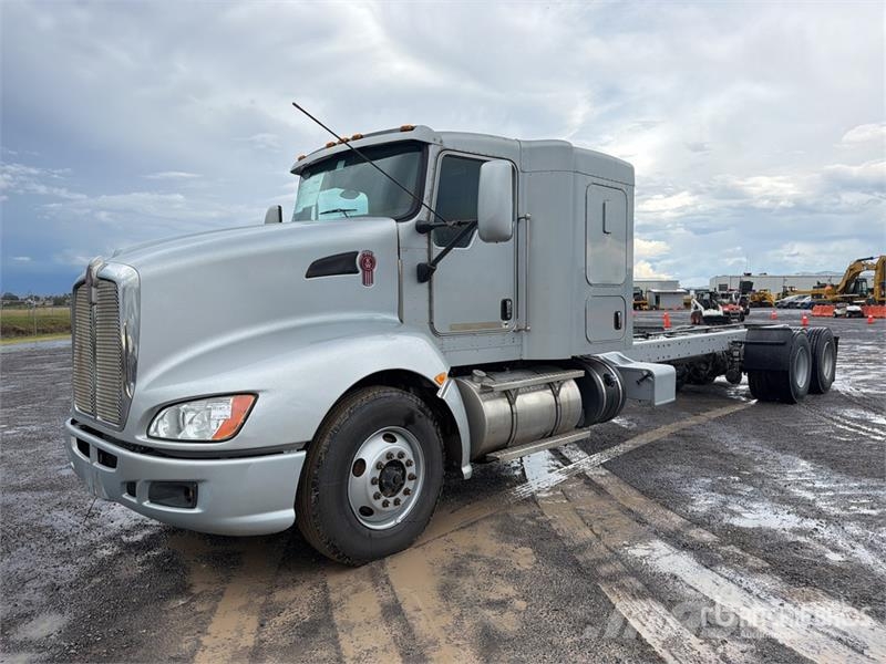 Kenworth T660 6x4 Sleeper Camion Chasis Cabina / Cab and Ch Кабини