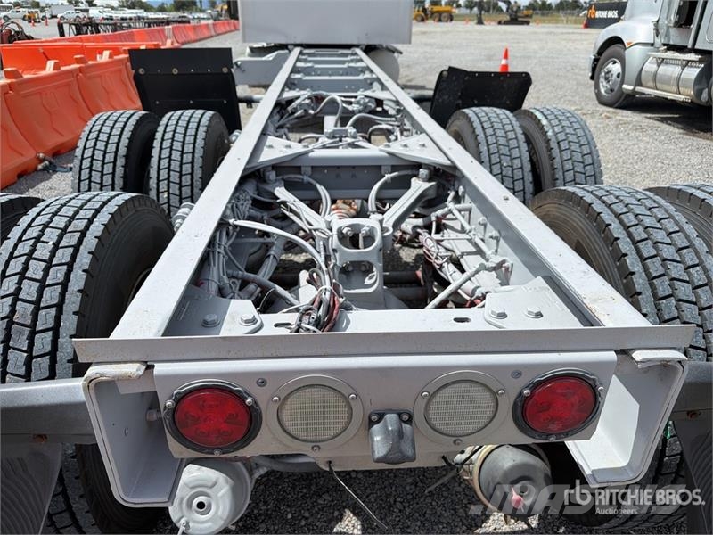 Kenworth T660 6x4 Sleeper Camion Chasis Cabina / Cab and Ch Cabines