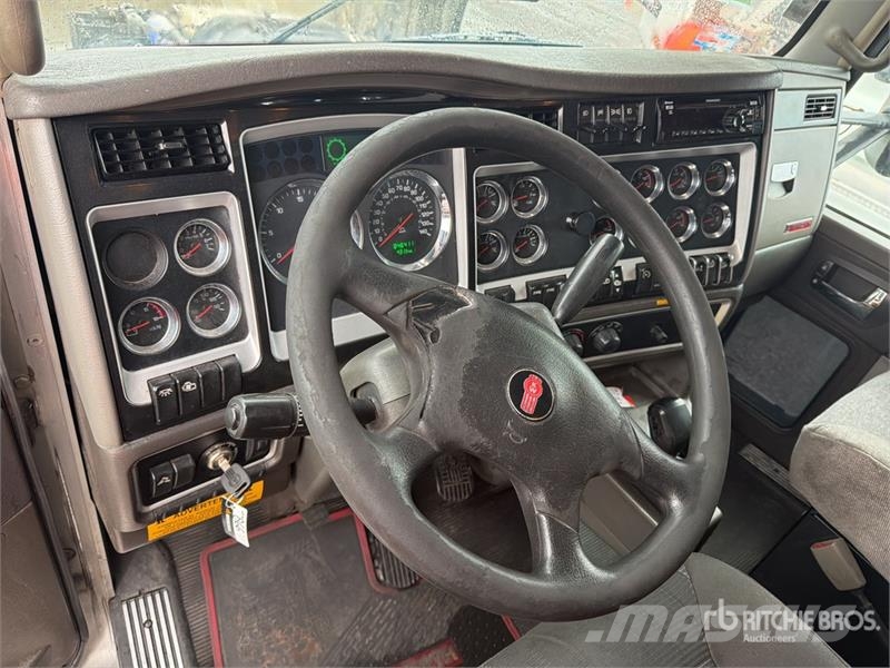 Kenworth T660 6x4 Sleeper Camion Chasis Cabina / Cab and Ch Кабини