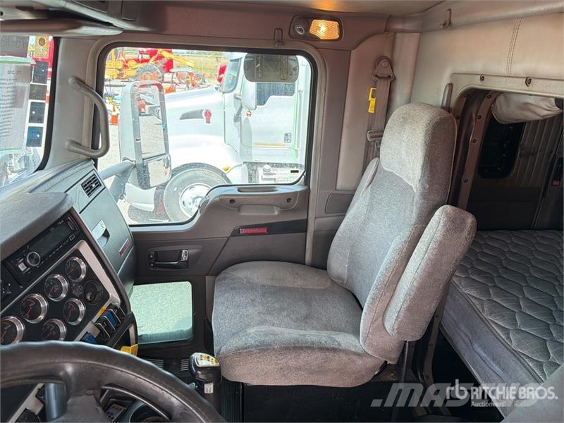 Kenworth T660 6x4 Sleeper Camion Chasis Cabina / Cab and Ch Кабіни