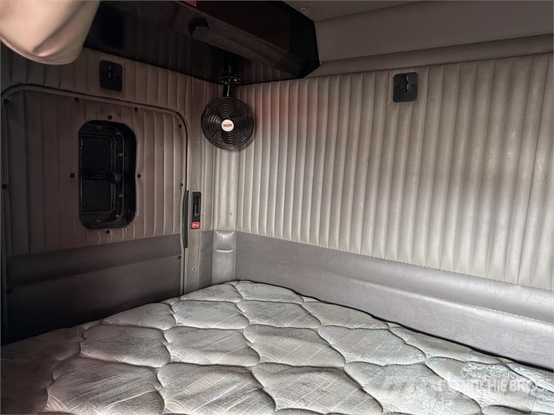 Kenworth T660 6x4 Sleeper Camion Chasis Cabina / Cab and Ch Kabine i unutrašnjost