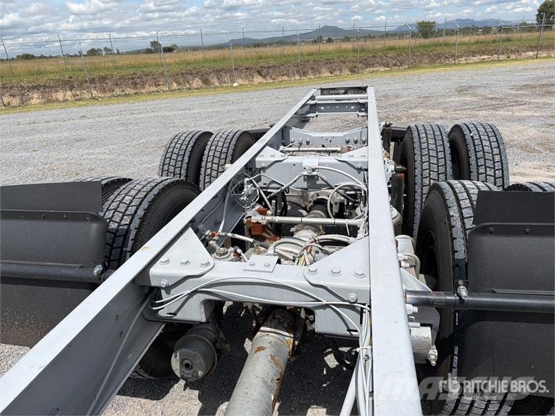 Kenworth T660 6x4 Sleeper Camion Chasis Cabina / Cab and Ch Cabines