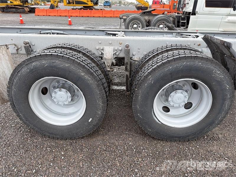 Kenworth T660 6x4 Sleeper Camion Chasis Cabina / Cab and Ch Kabine i unutrašnjost