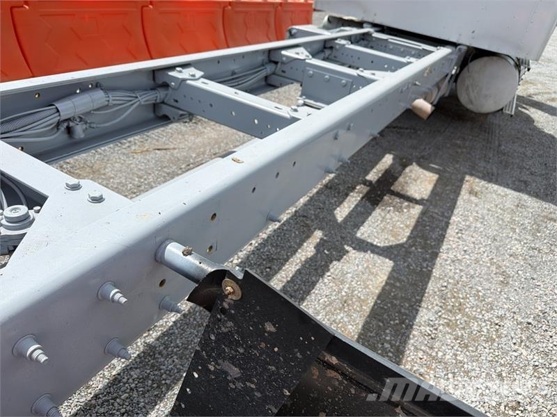 Kenworth T660 6x4 Sleeper Camion Chasis Cabina / Cab and Ch Cabines