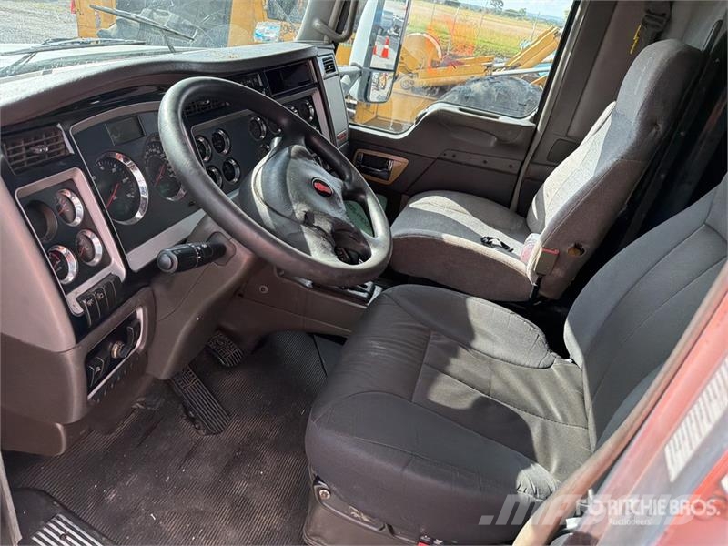 Kenworth T660 6x4 Sleeper Camion Chasis Cabina / Cab and Ch Кабины