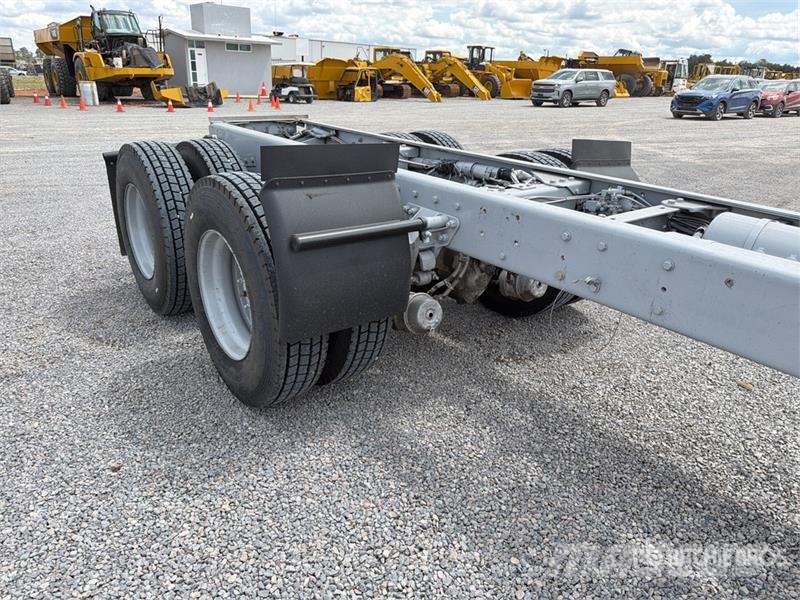 Kenworth T660 6x4 Sleeper Camion Chasis Cabina / Cab and Ch Cabines