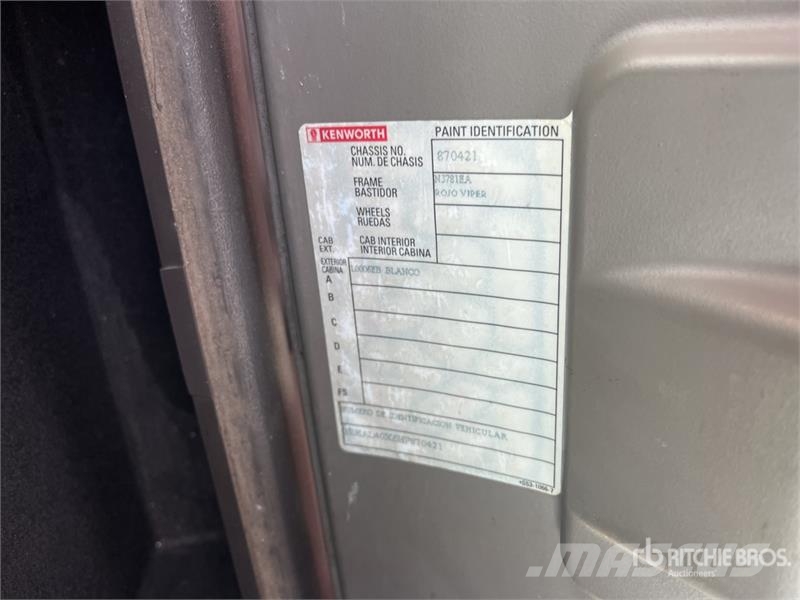Kenworth T660 6x4 Sleeper Camion Chasis Cabina / Cab and Ch Cabines