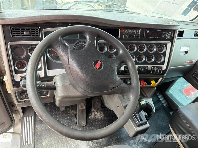 Kenworth T660 6x4 Sleeper Camion Chasis Cabina / Cab and Ch Cabines