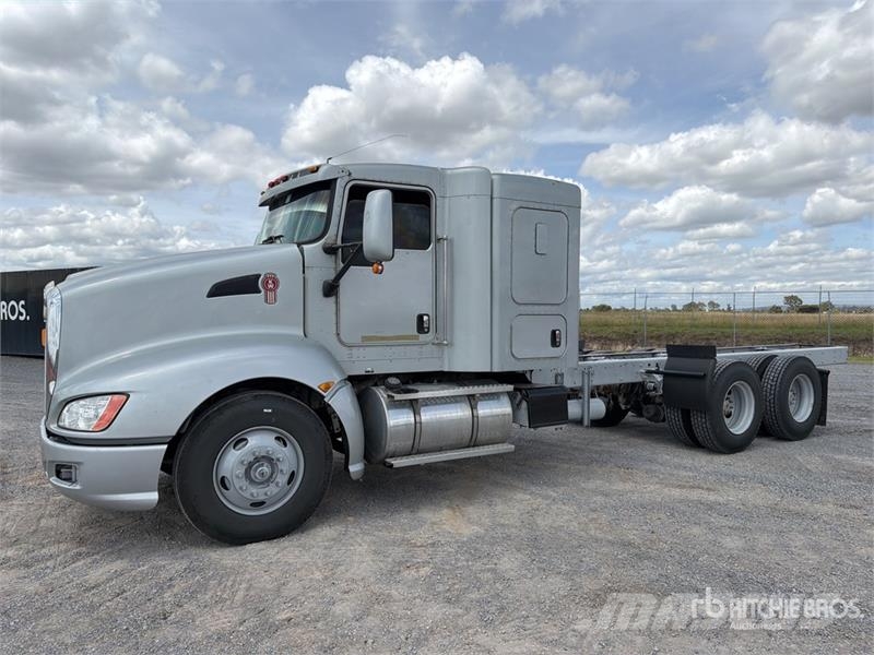Kenworth T660 6x4 Sleeper Camion Chasis Cabina / Cab and Ch Cabines