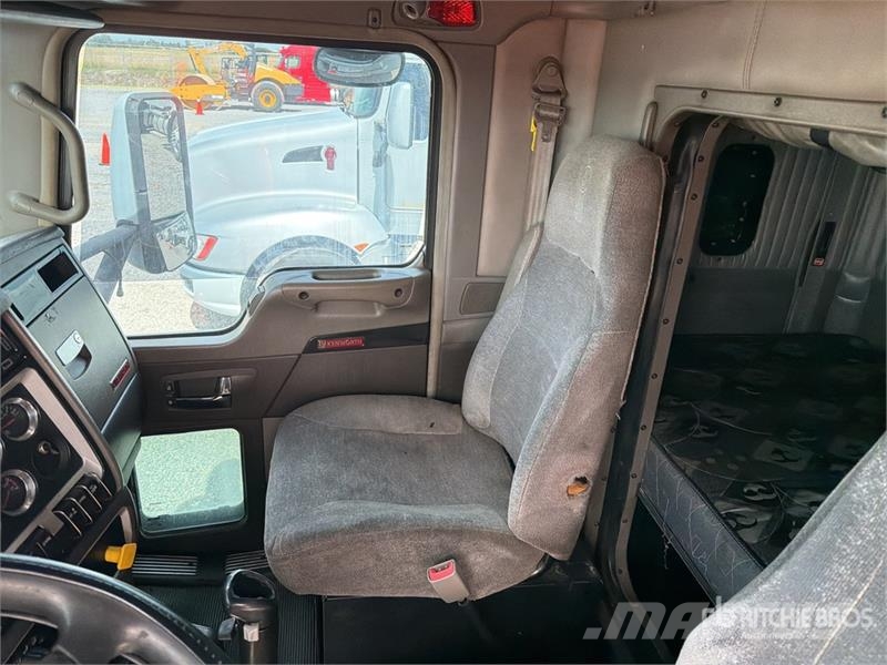 Kenworth T660 6x4 Sleeper Camion Chasis Cabina / Cab and Ch Кабіни