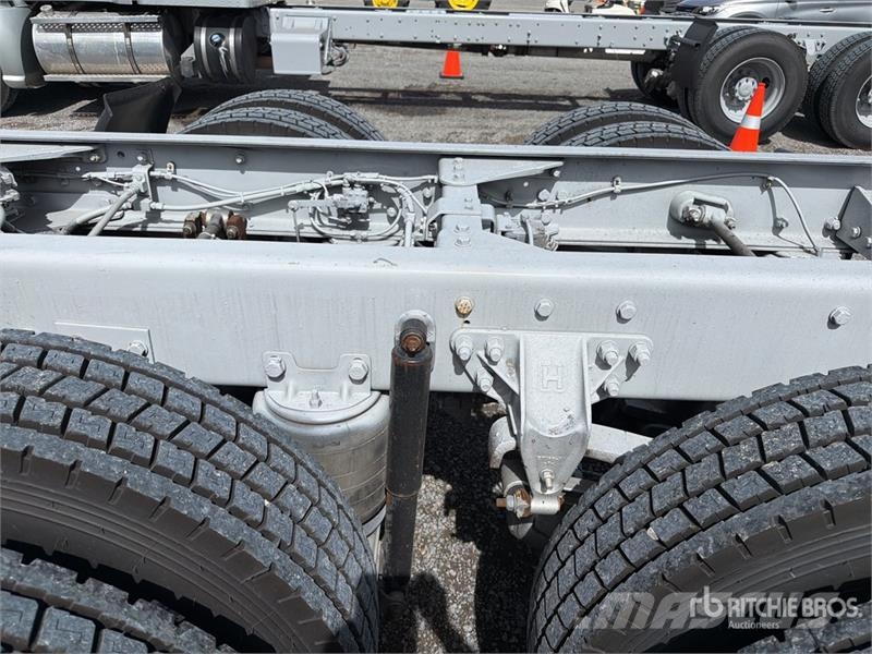 Kenworth T660 6x4 Sleeper Camion Chasis Cabina / Cab and Ch Кабіни