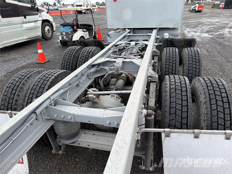 Kenworth T660 6x4 Sleeper Camion Chasis Cabina / Cab and Ch Kabine i unutrašnjost