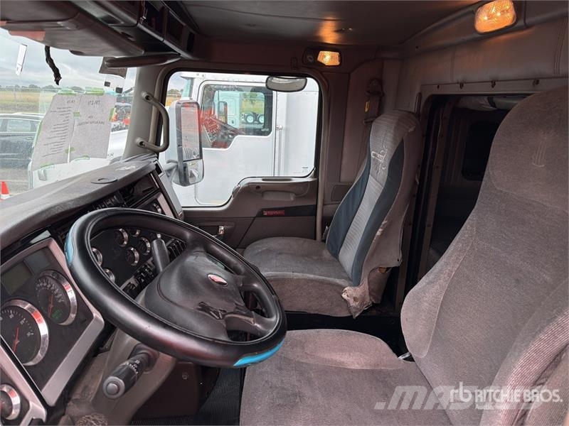 Kenworth T660 6x4 Sleeper Camion Chasis Cabina / Cab and Ch Kabine i unutrašnjost