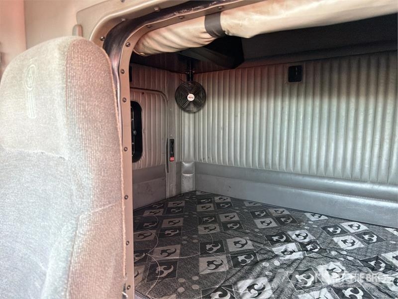 Kenworth T660 6x4 Sleeper Camion Chasis Cabina / Cab and Ch Кабіни
