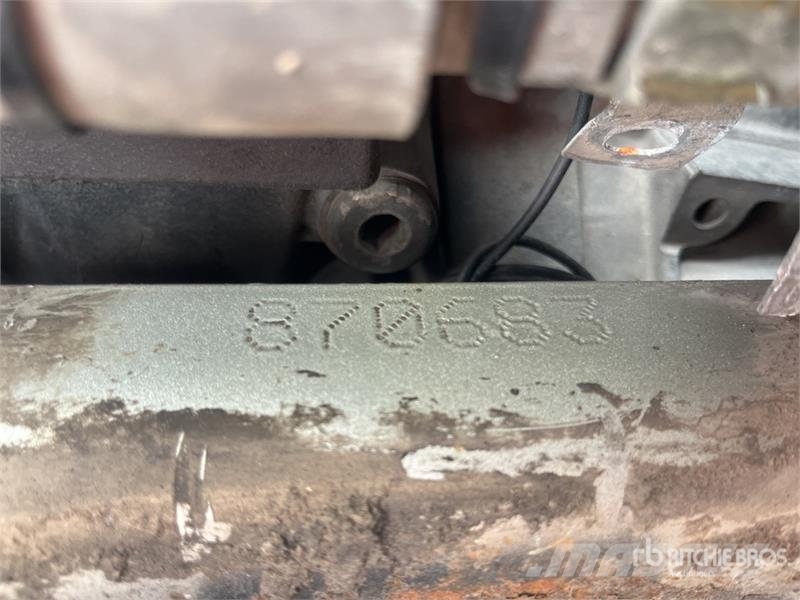 Kenworth T660 6x4 Sleeper Camion Chasis Cabina / Cab and Ch Kabine i unutrašnjost