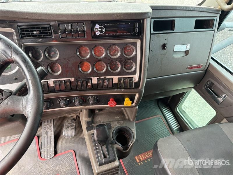 Kenworth T660 6x4 Sleeper Camion Chasis Cabina / Cab and Ch Kabine i unutrašnjost