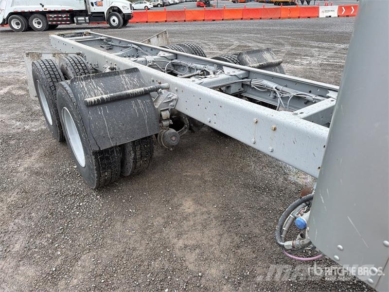 Kenworth T660 6x4 Sleeper Camion Chasis Cabina / Cab and Ch Kabine i unutrašnjost