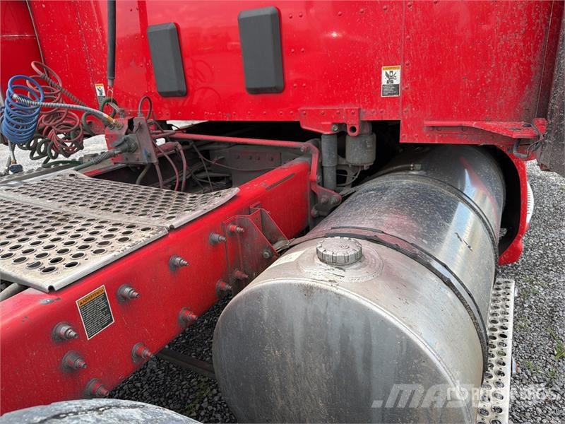 Kenworth T680 Тягачі