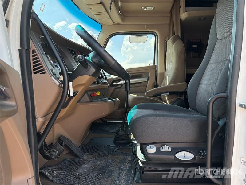 Kenworth T680 Autotractoare