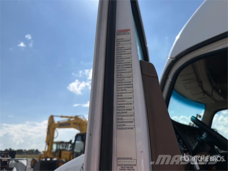 Kenworth T680 Autotractoare