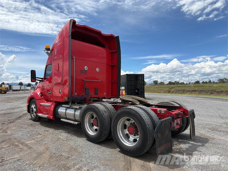 Kenworth T680 Тягачі